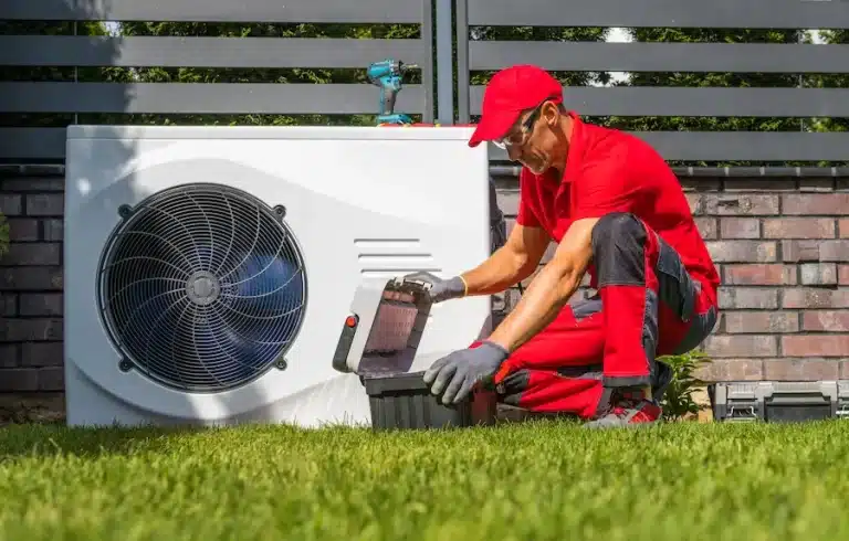 Professional Heat Pumps Technician Installing New 2023 11 27 05 22 43 Utc